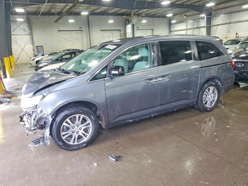 2013 HONDA Odyssey