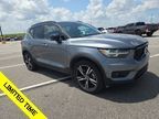 2019 VOLVO XC40