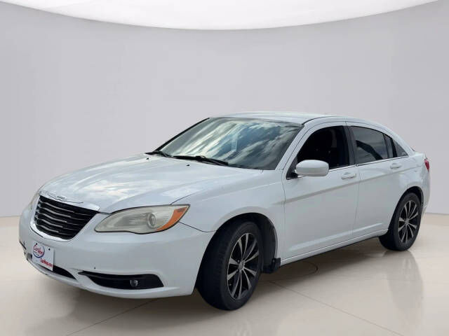 2013 CHRYSLER 200