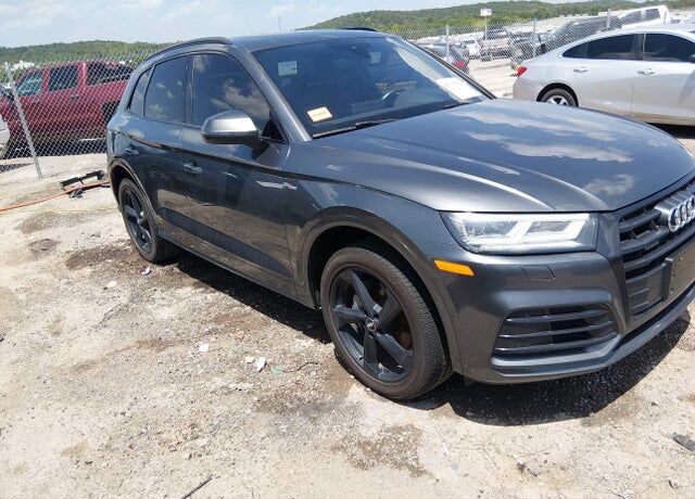 2020 AUDI Q5 e