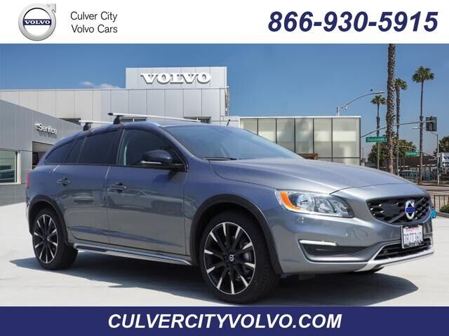 2016 VOLVO V60CC