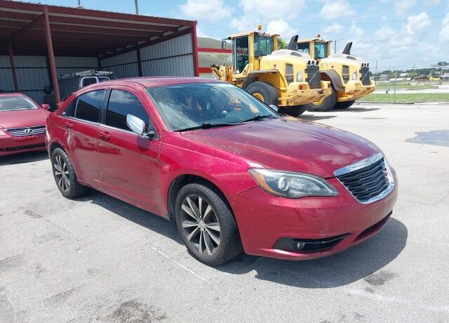 2013 CHRYSLER 200