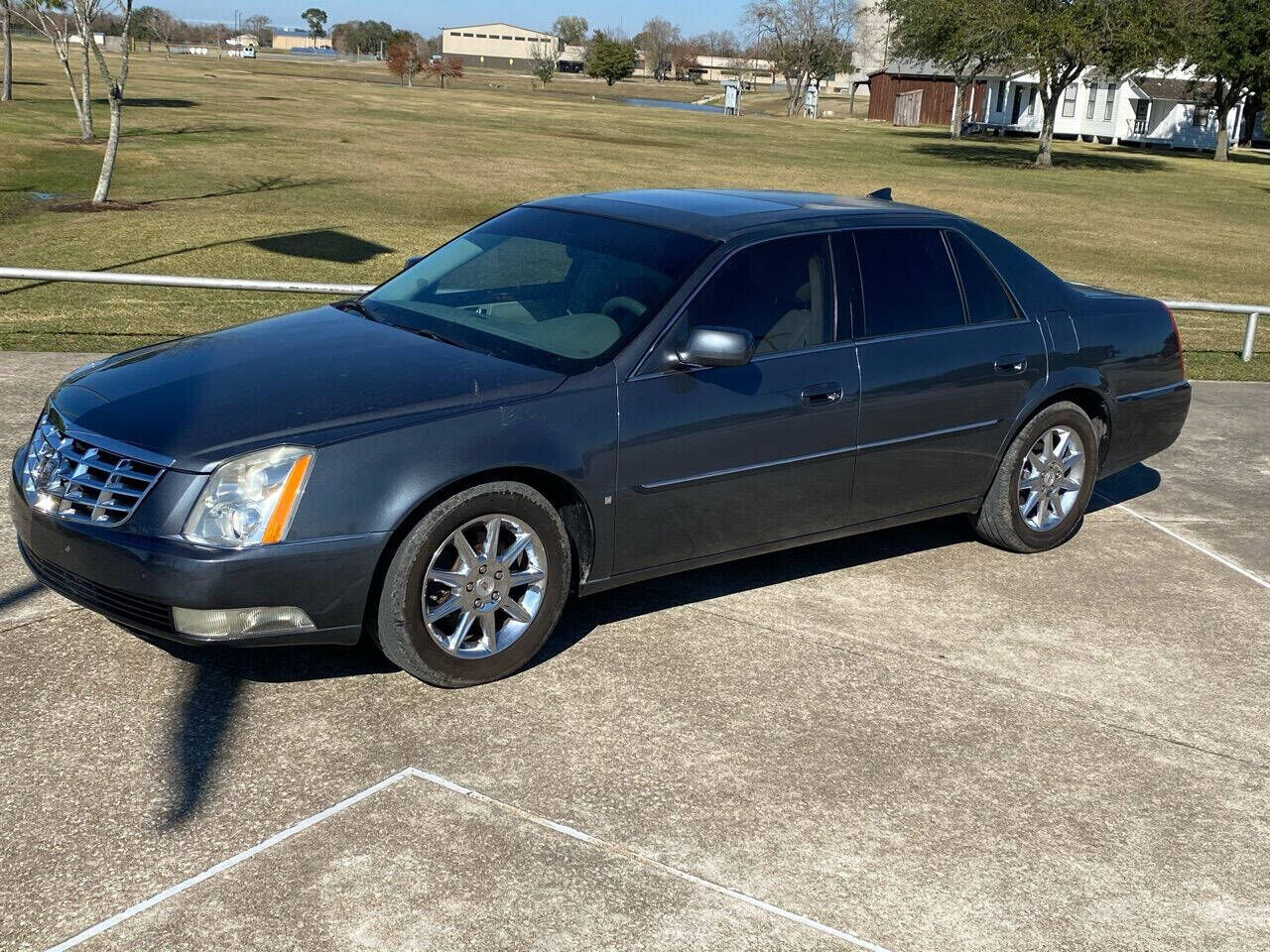 2010 CADILLAC DTS