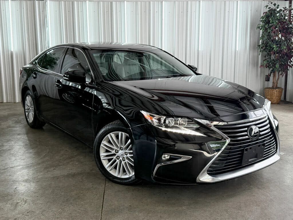 2017 LEXUS ES