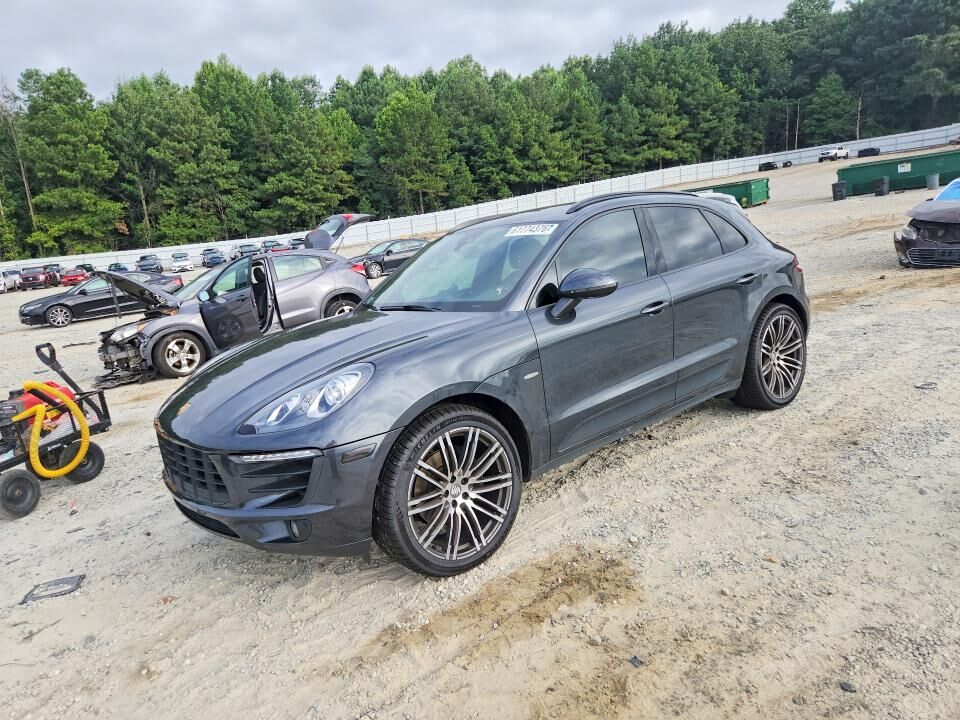 2017 PORSCHE Macan