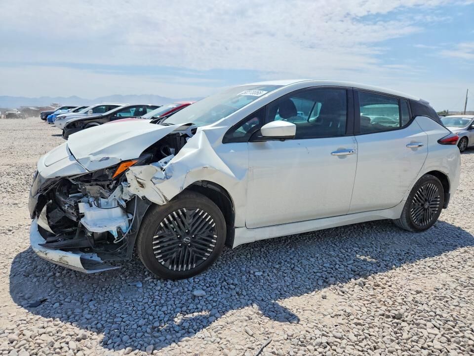 2023 NISSAN Leaf