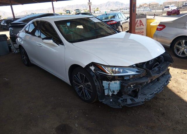 2022 LEXUS ES