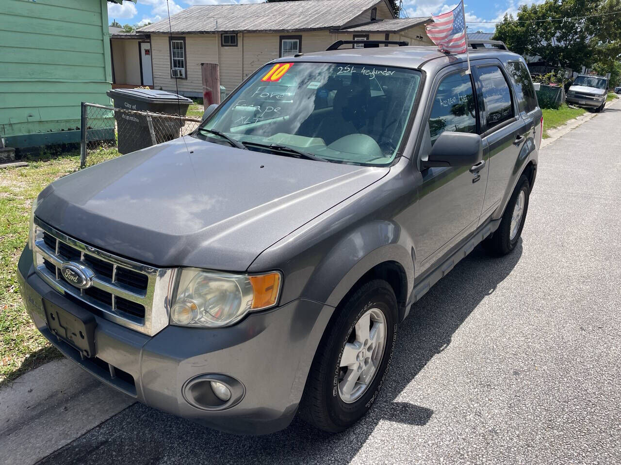 2010 FORD Escape