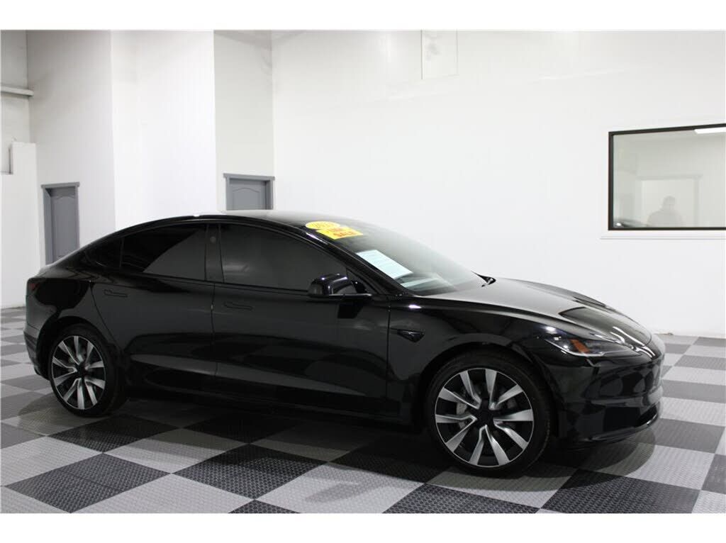 2024 TESLA Model 3