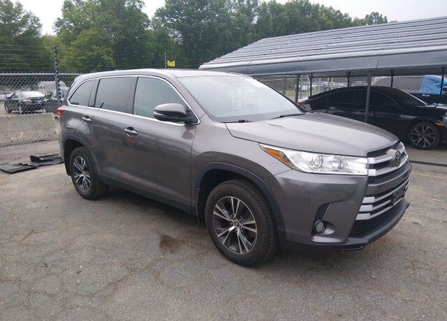 2019 TOYOTA Highlander