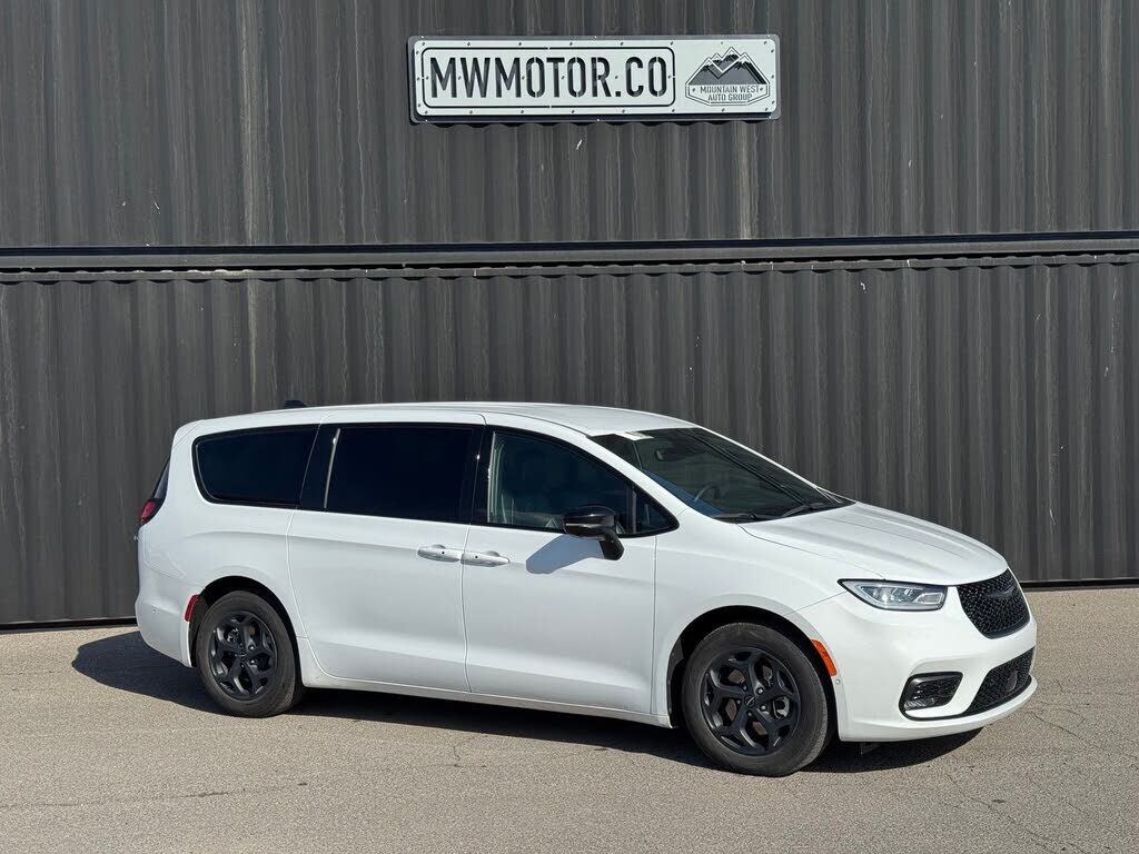2024 CHRYSLER Pacifica