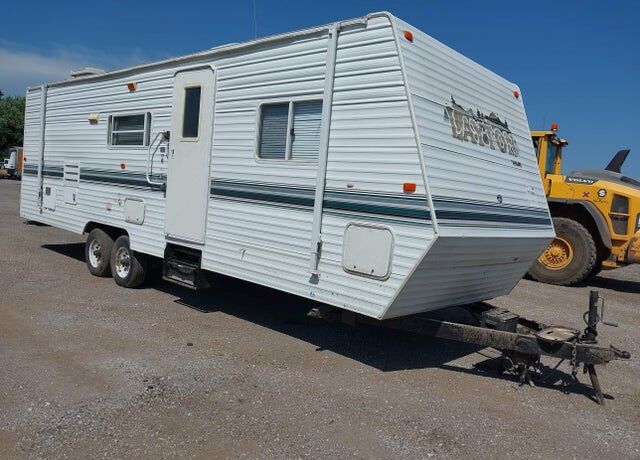 2003 SKYLINE CORPORATION Layton