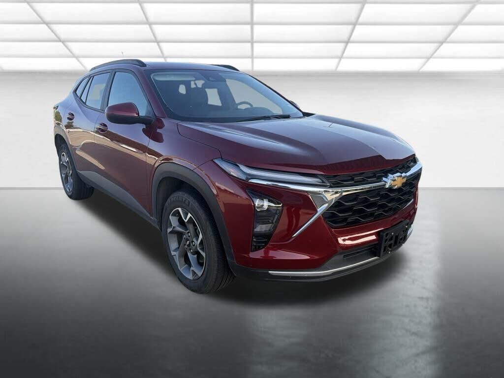 2025 CHEVROLET Trax