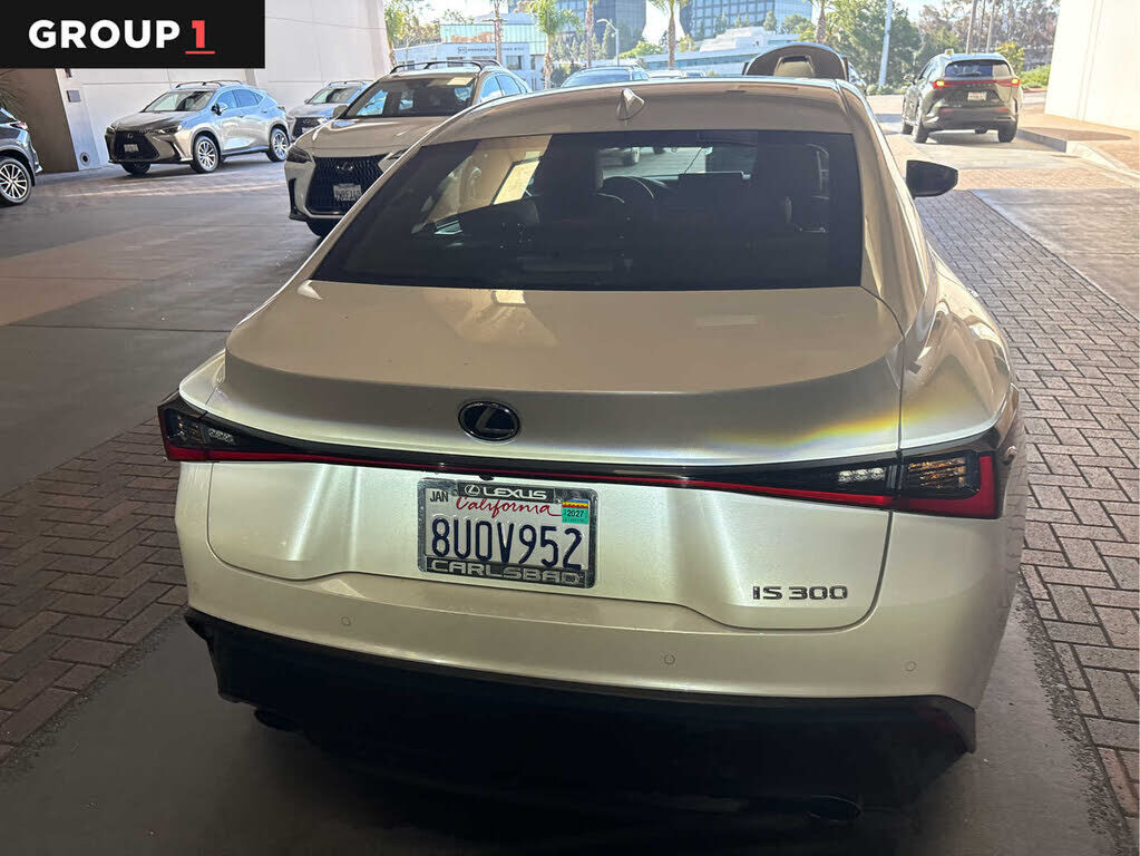 2021 LEXUS IS