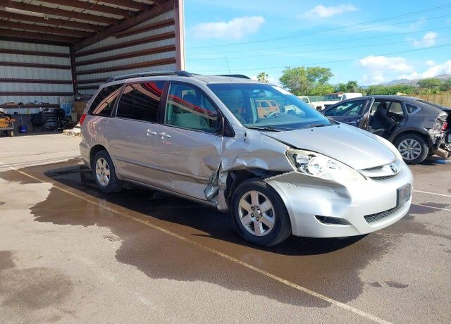 2009 TOYOTA Sienna