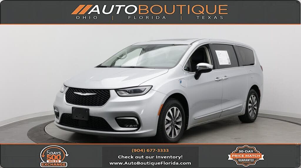 2023 CHRYSLER Pacifica