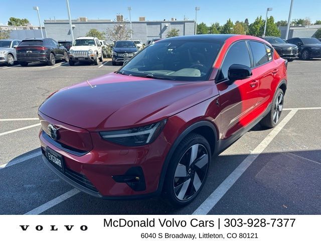 2023 VOLVO C40