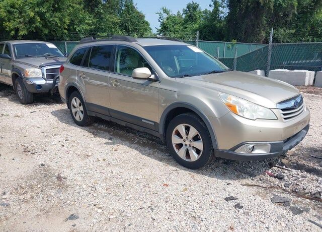 2010 SUBARU Outback