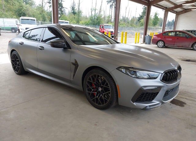 2023 BMW M8