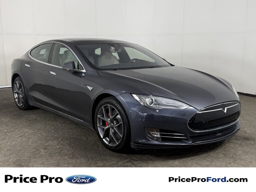 2015 TESLA Model S