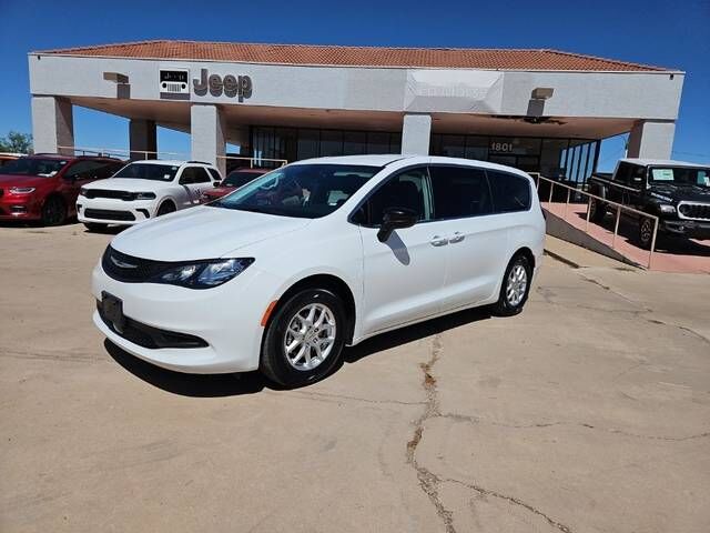 2024 CHRYSLER Voyager