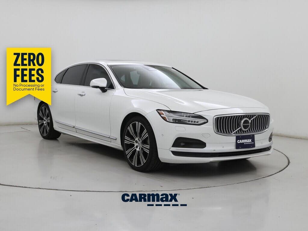 2022 VOLVO S90