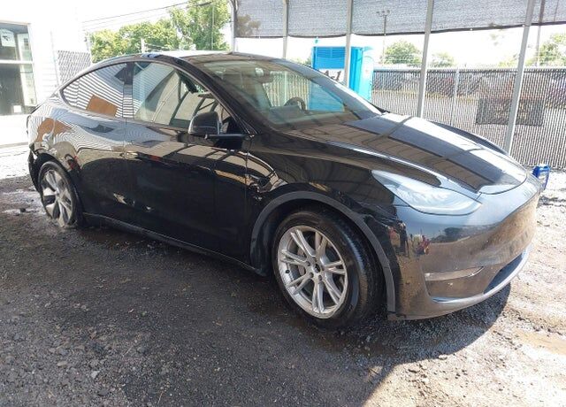 2021 TESLA Model Y