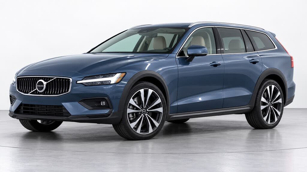 2024 VOLVO V60CC