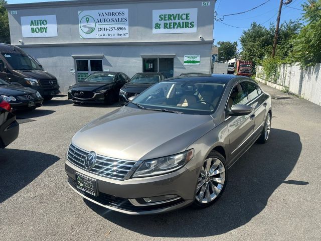 2013 VOLKSWAGEN Passat
