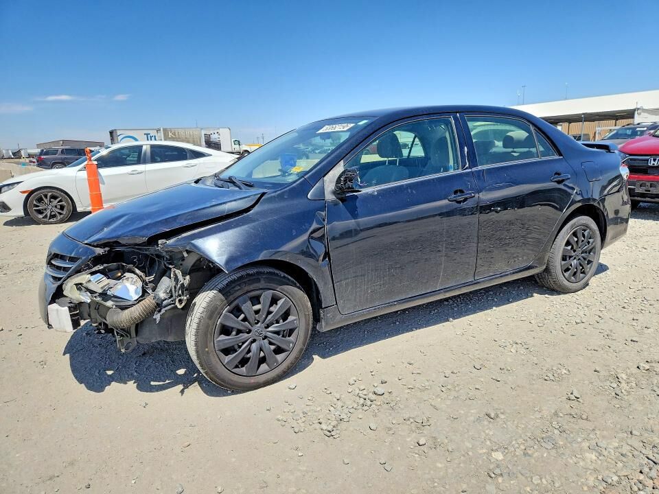 2013 TOYOTA Corolla