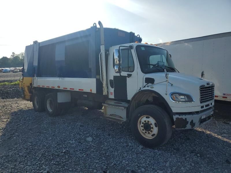 2016 FREIGHTLINER M2
