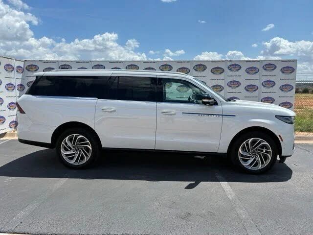 2025 LINCOLN Navigator L