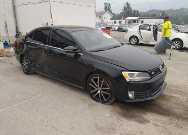 2012 VOLKSWAGEN Jetta