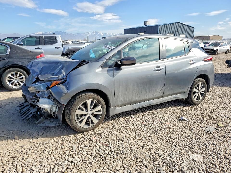 2022 NISSAN Leaf