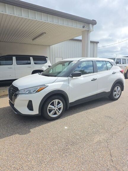 2024 NISSAN Kicks