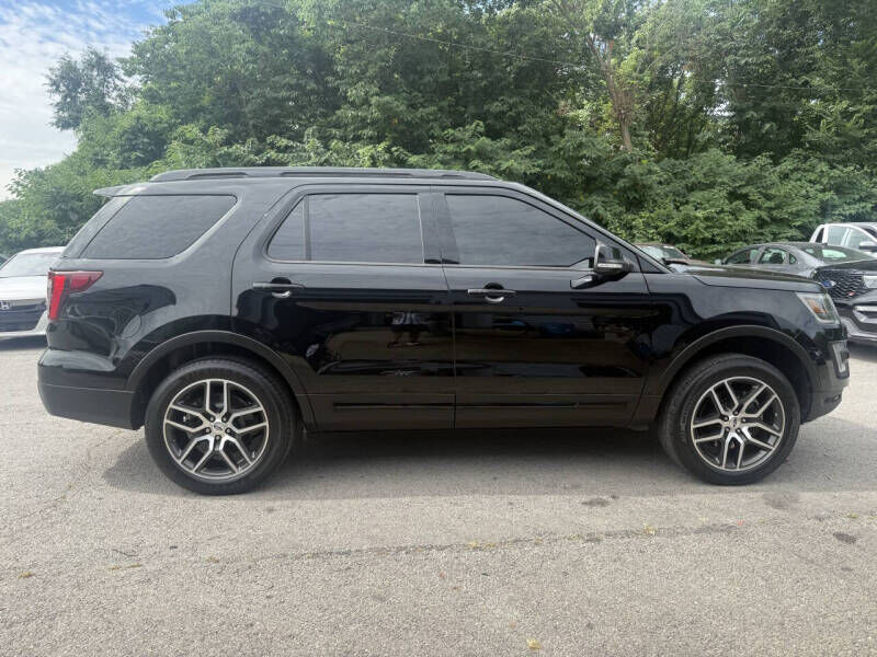 2017 FORD Explorer