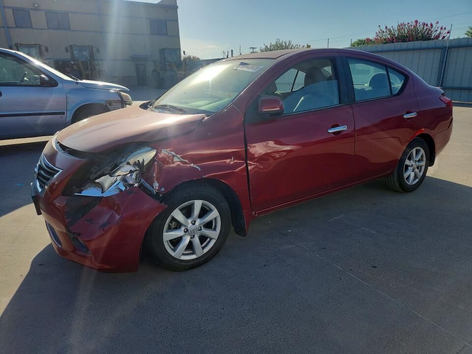 2012 NISSAN Versa