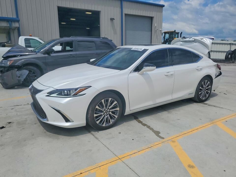 2020 LEXUS ES