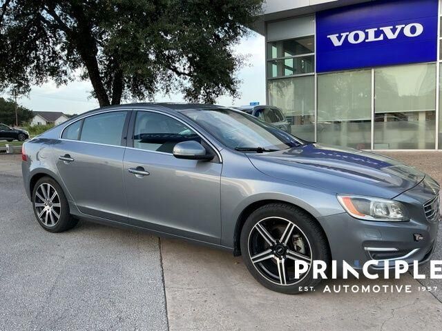 2017 VOLVO S60