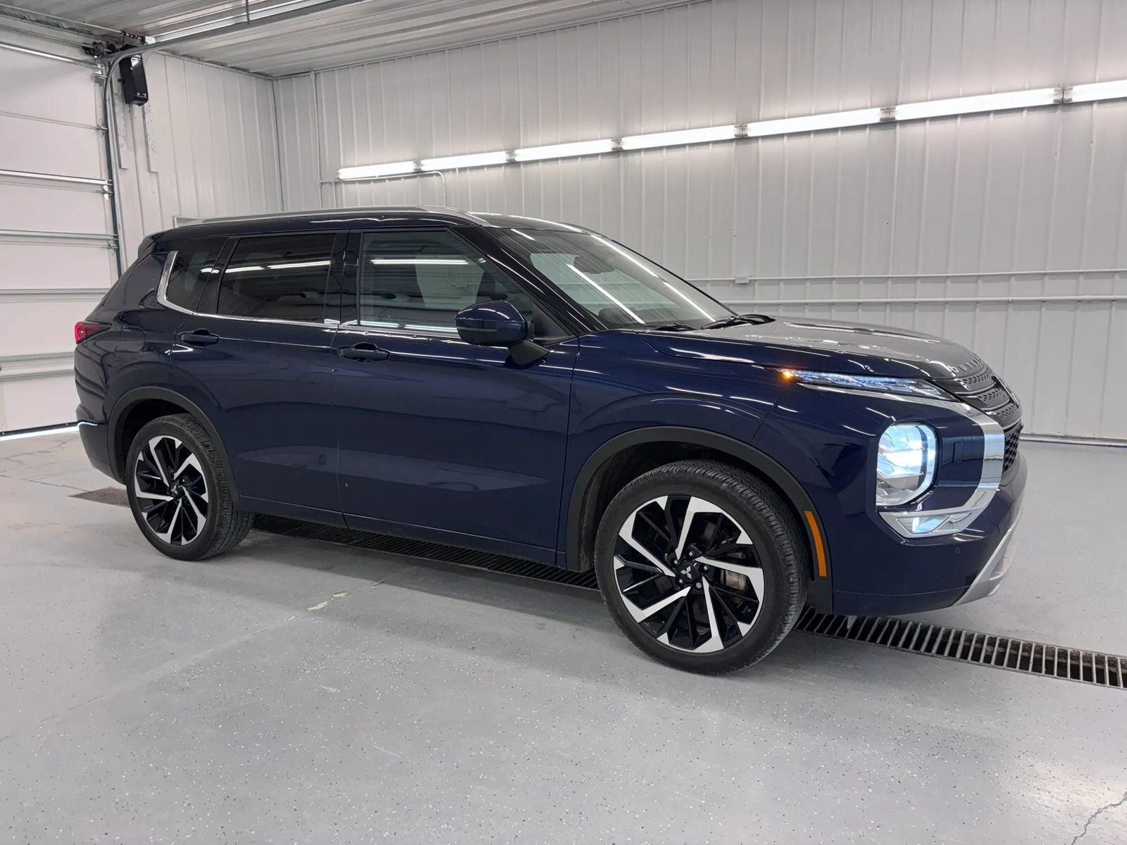 2024 MITSUBISHI Outlander
