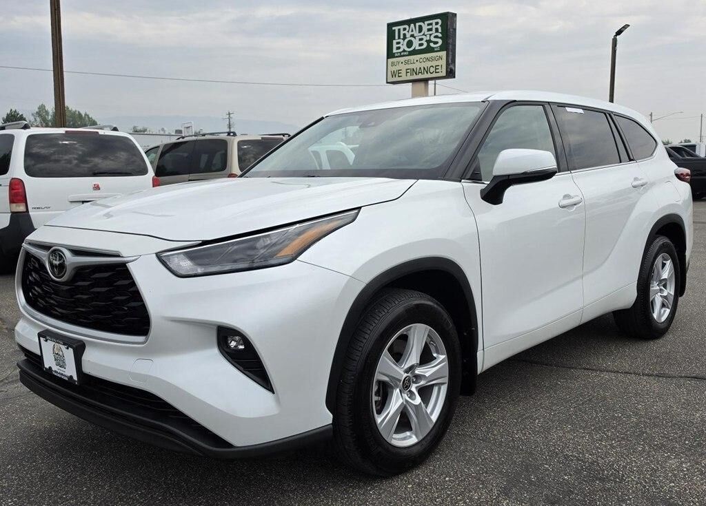 2022 TOYOTA Highlander