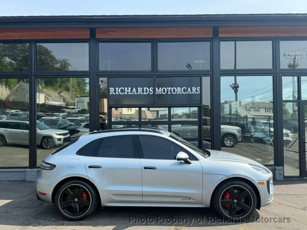 2021 PORSCHE Macan