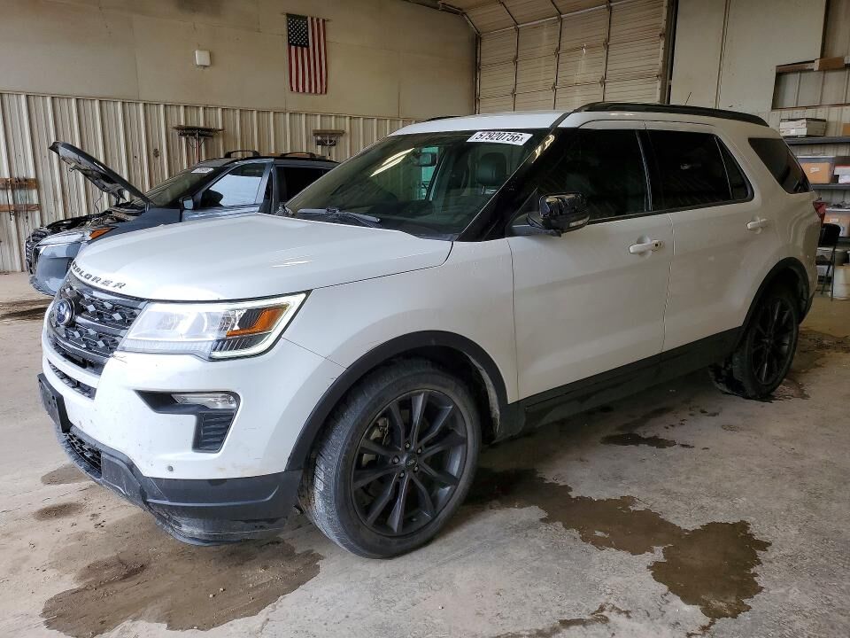 2018 FORD Explorer
