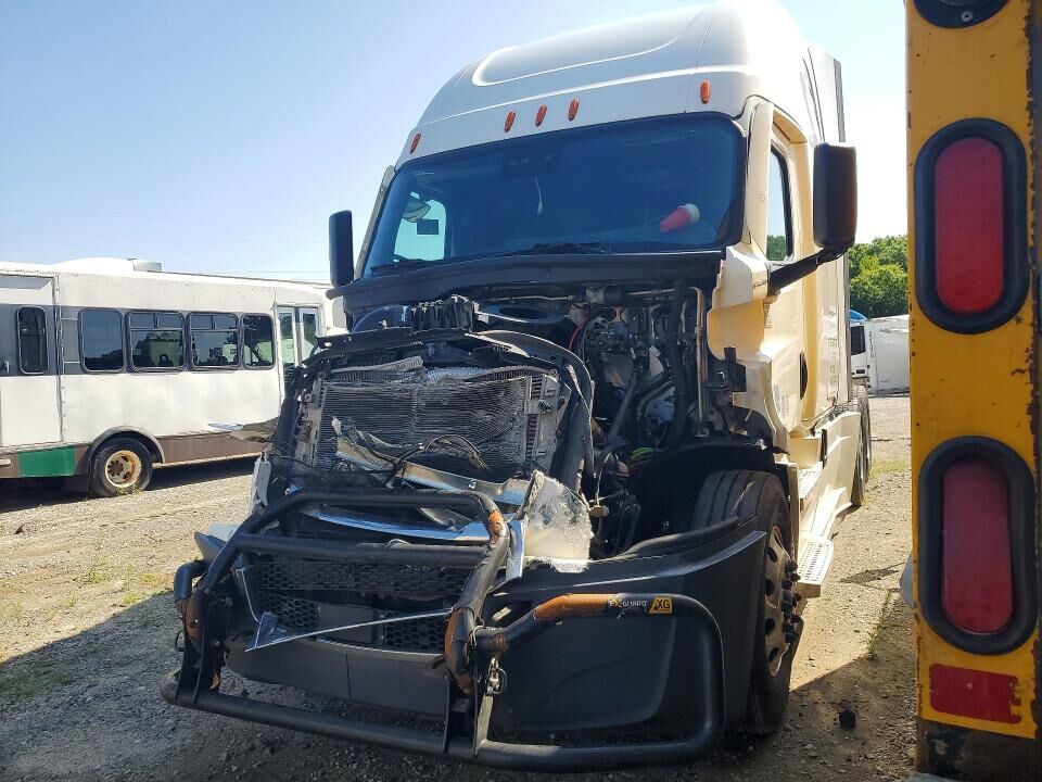 2020 FREIGHTLINER New Cascadia 116" Sleepercab