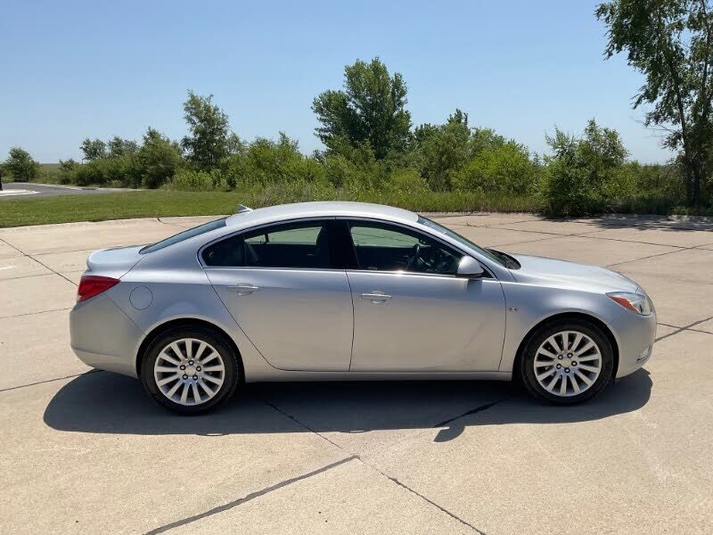 2011 BUICK Regal