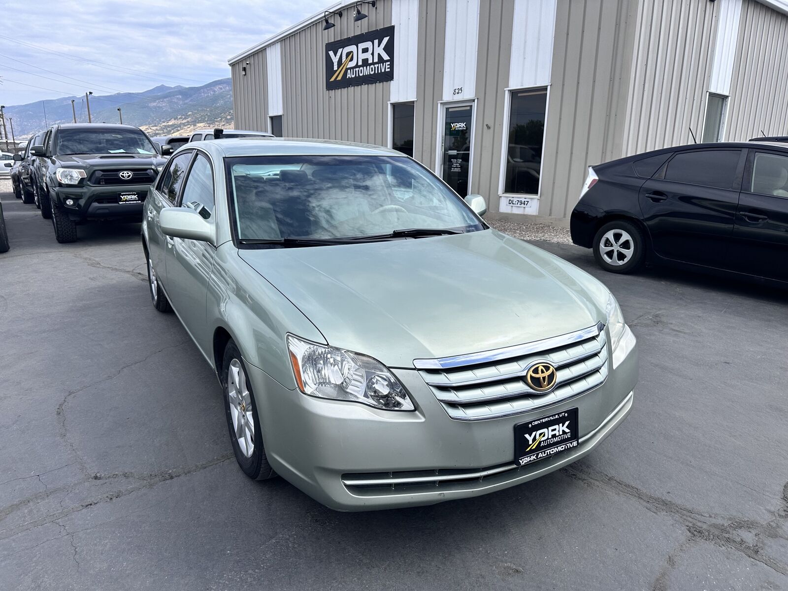 2005 TOYOTA Avalon
