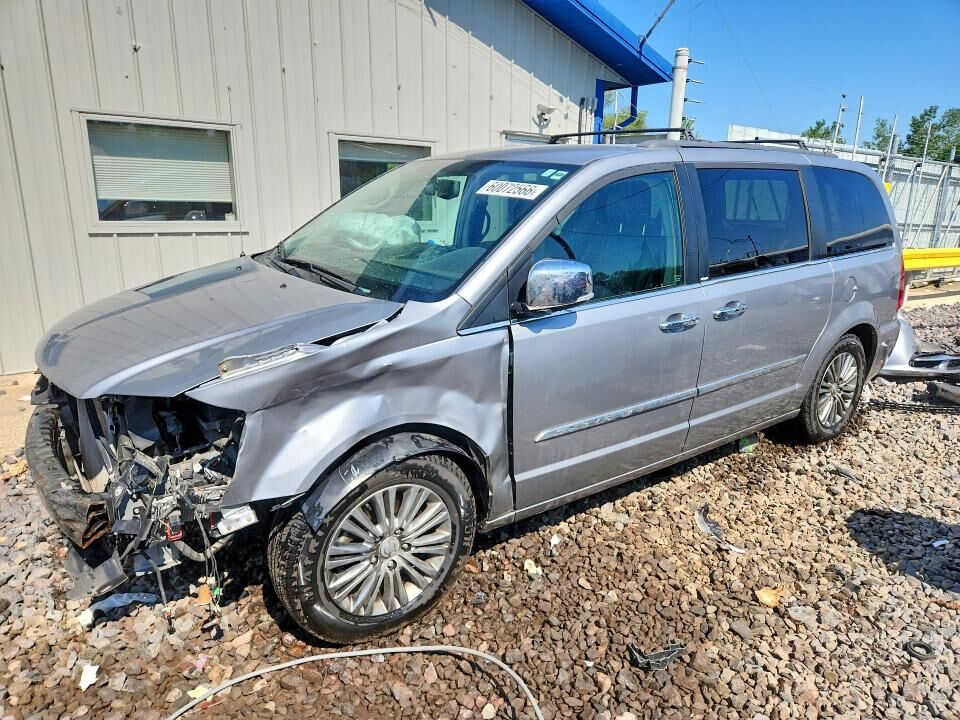 2014 CHRYSLER Town and Country