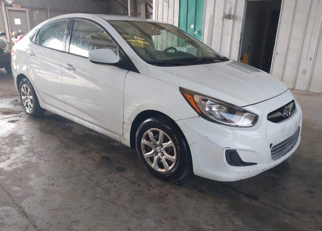 2013 HYUNDAI Accent