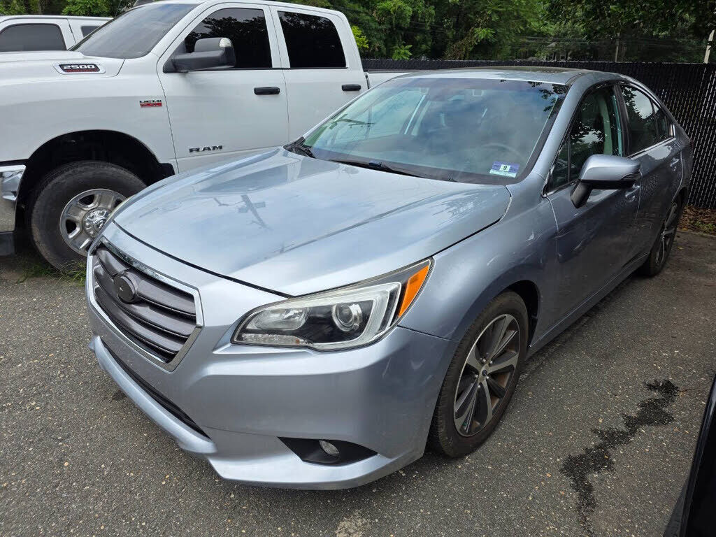 2017 SUBARU Legacy
