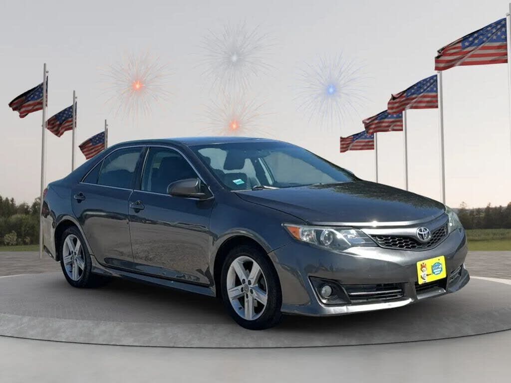 2013 TOYOTA Camry